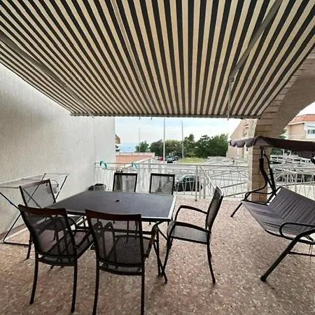Mare 2 Apartment